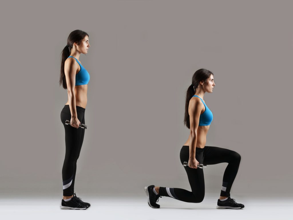 Lunges with common dumbbells
